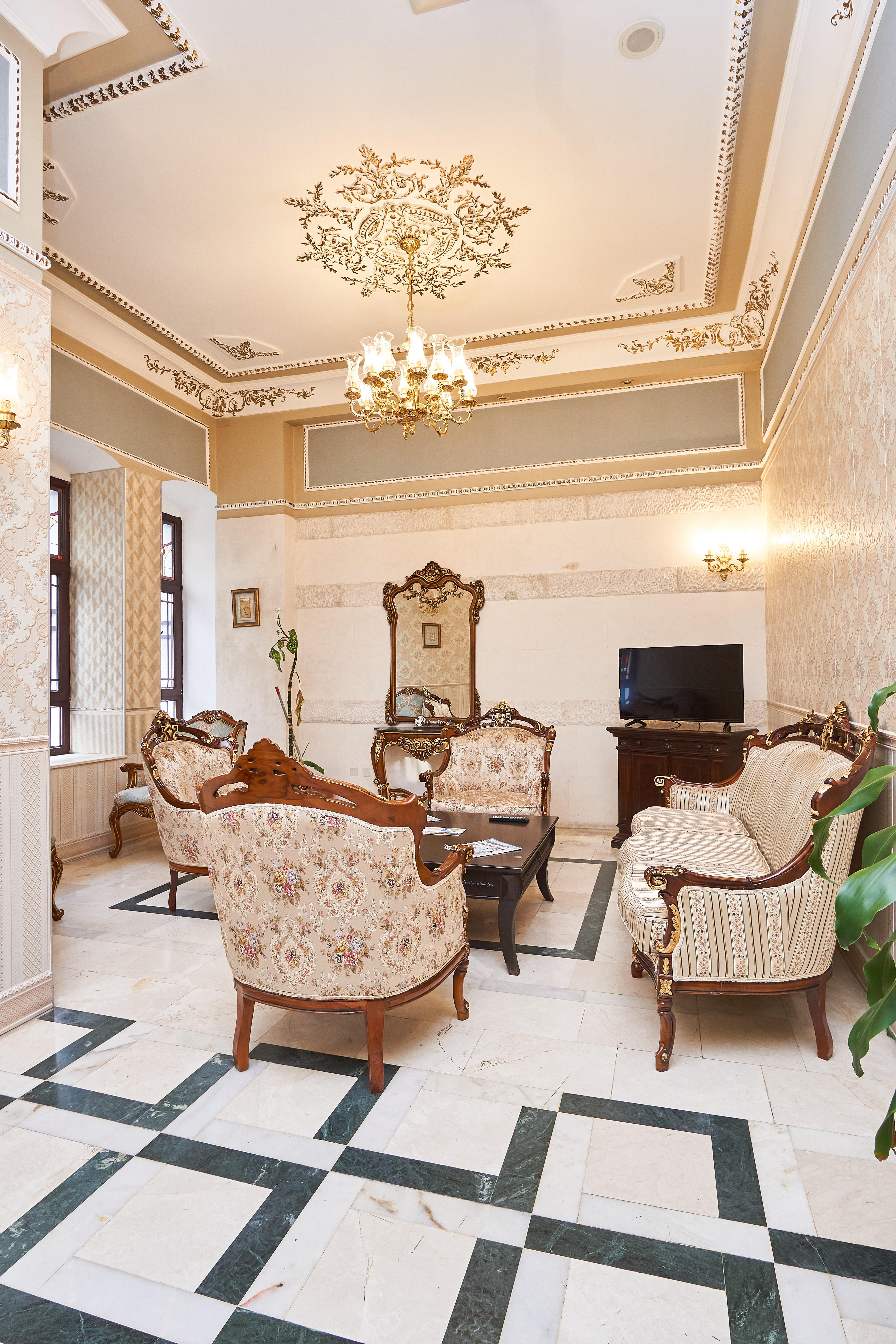 Otel Amber & 4*