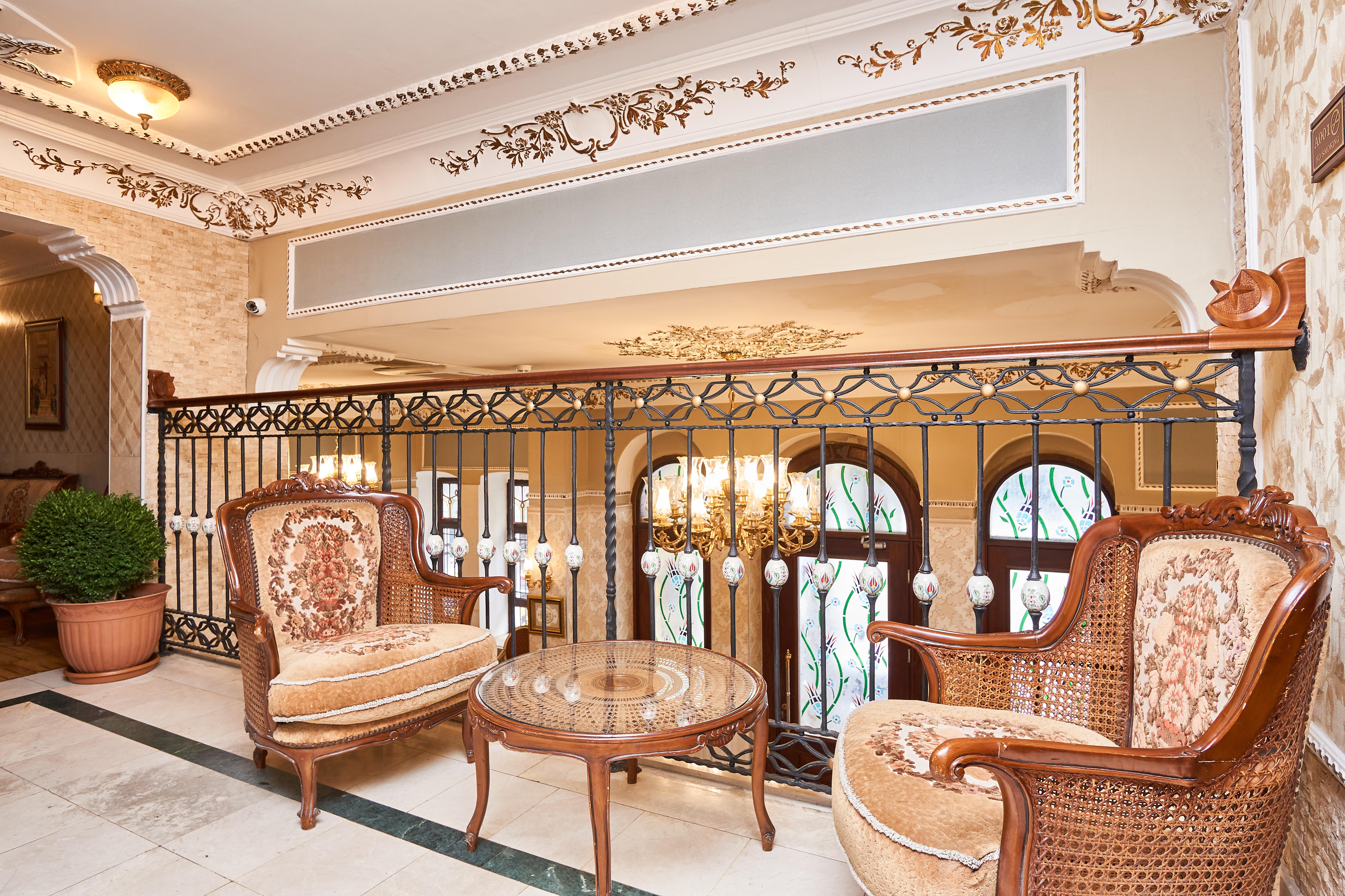 Amber & Otel 4*